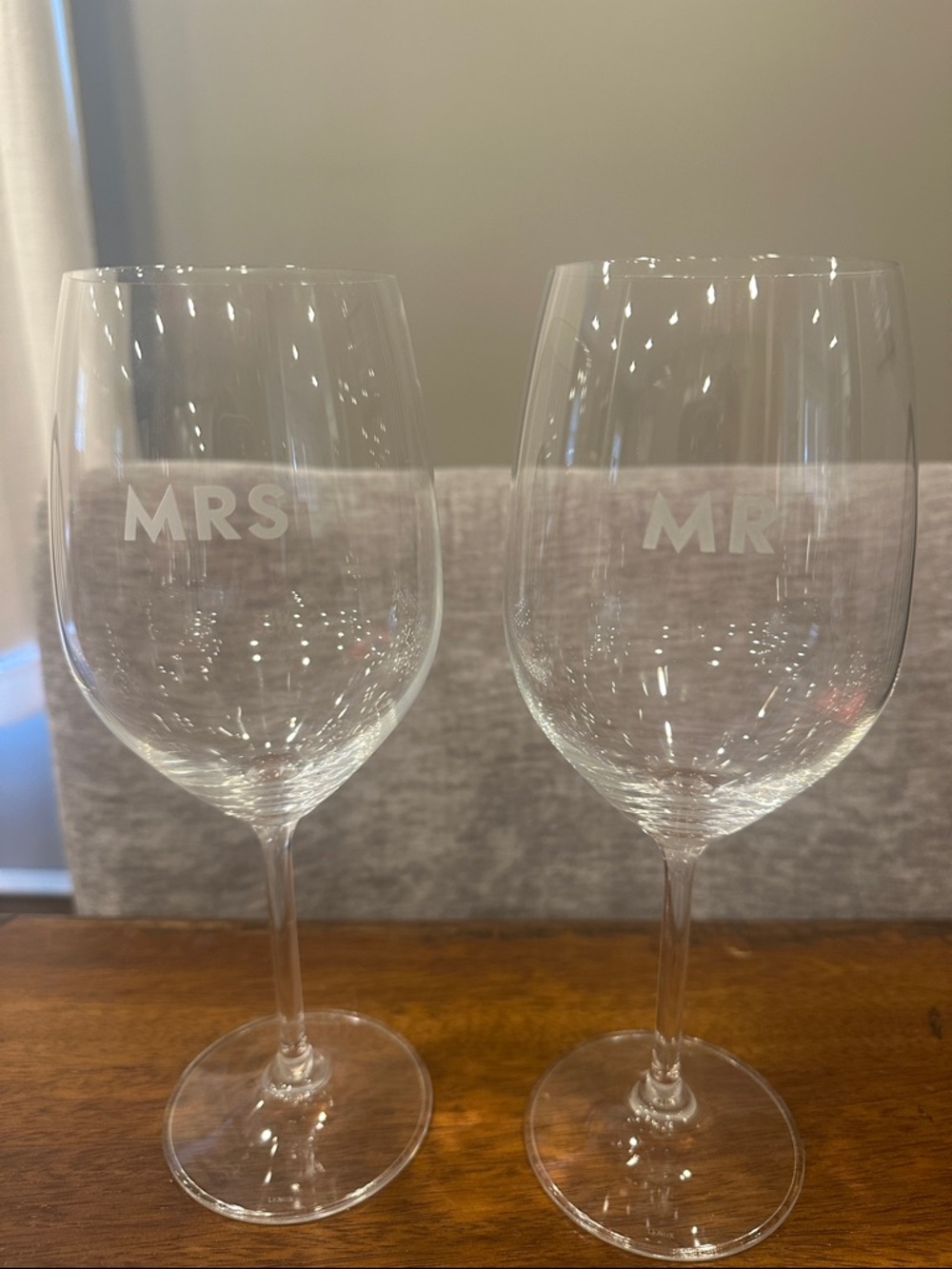 ♠️🍷 Kate Spade x Lenox set of “Mr. & Mrs.” Etched Wine Glasses